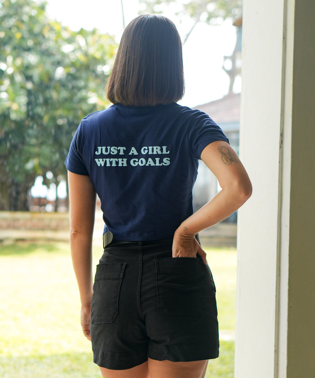 Just a girl with goals Crop Top